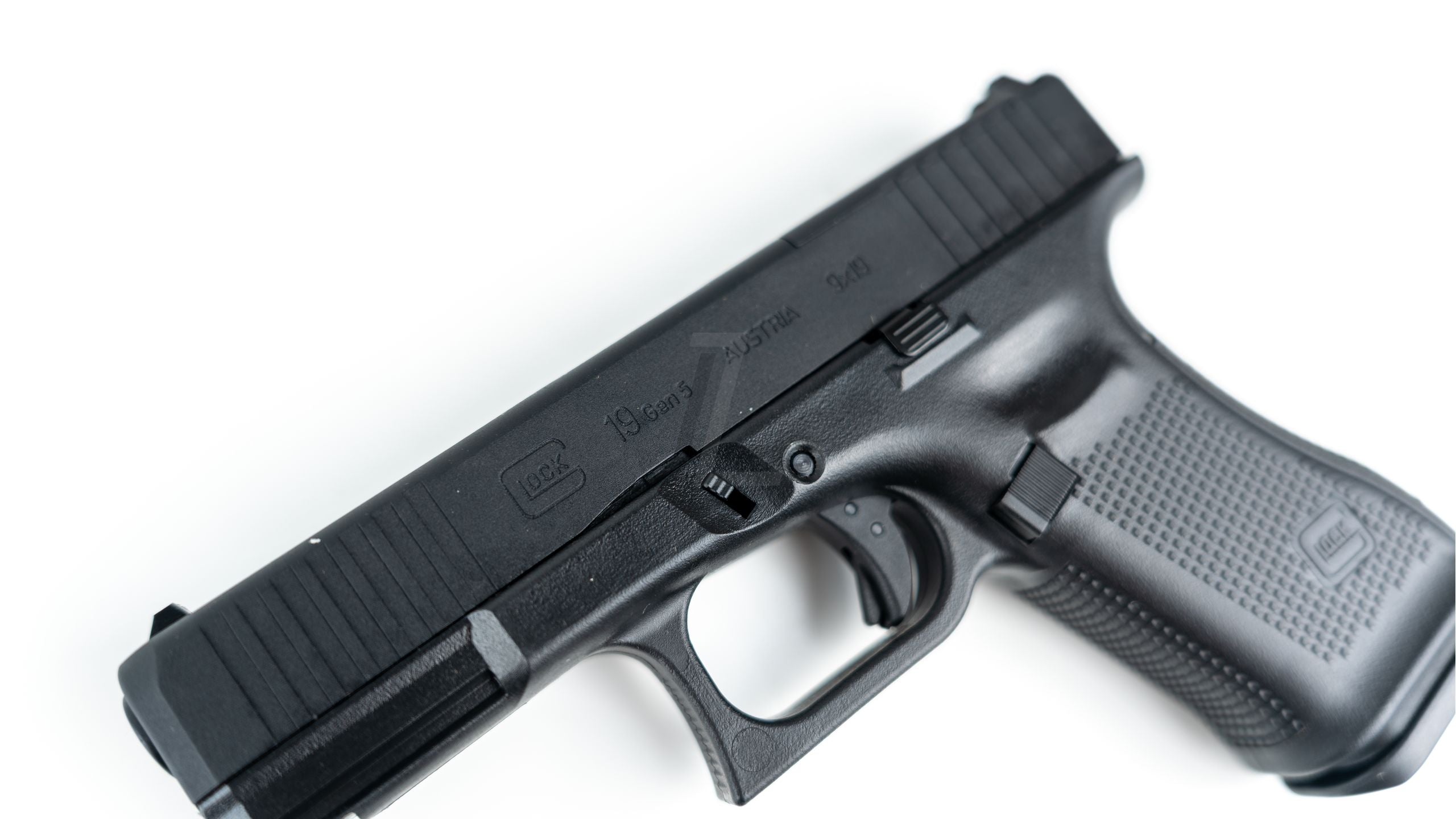 UMAREX - GLOCK 19 GEN 5 MOS GBB AIRSOFT PISTOL (SRC G19 GEN 5 MOS)