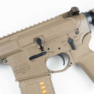 DOUBLE EAGLE - EMG NOVESKE DEVGRU N4 MWS GBB RIFLE PMAG (DARK EARTH)