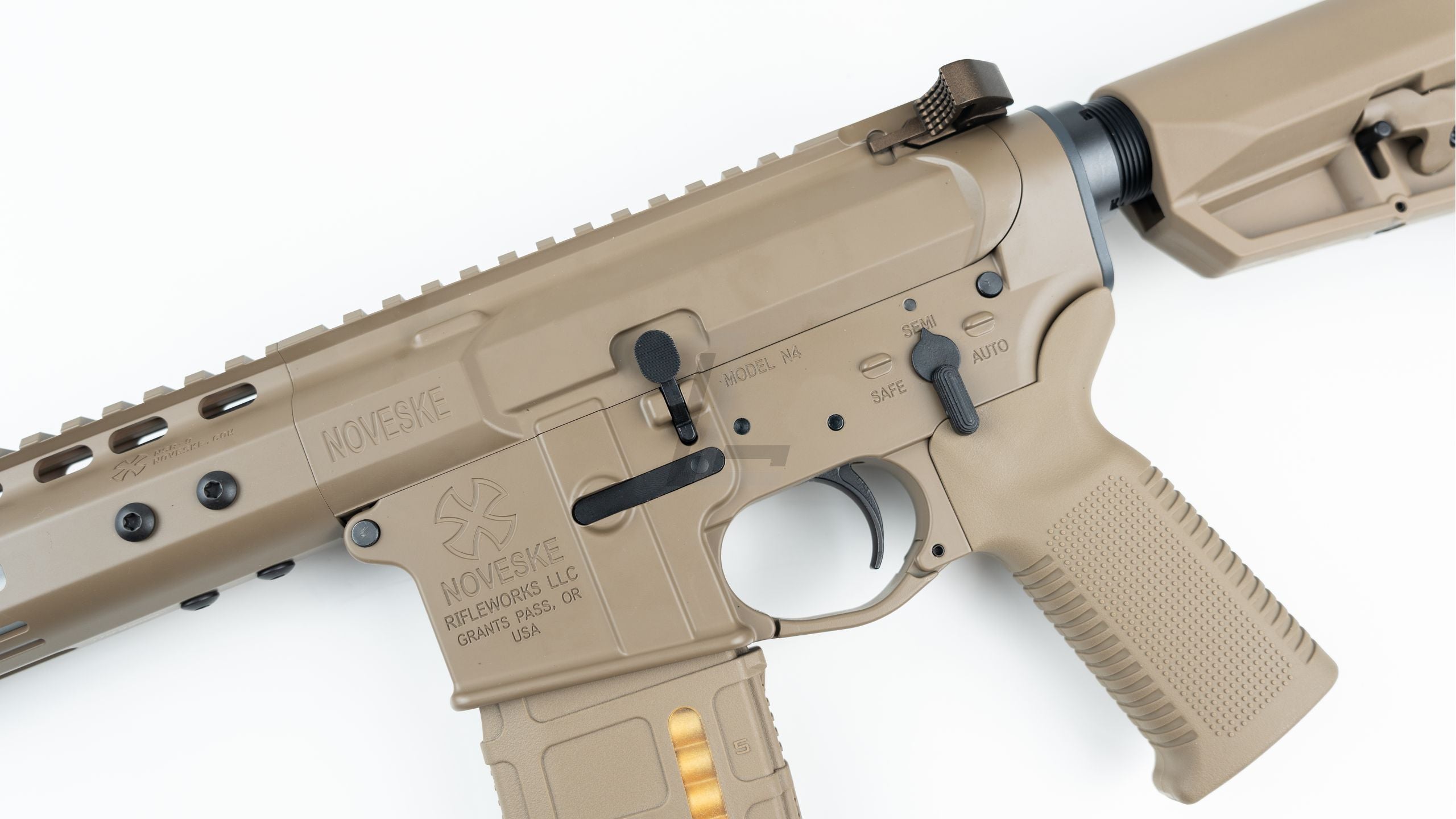 DOUBLE EAGLE - EMG NOVESKE DEVGRU N4 MWS GBB RIFLE PMAG (DARK EARTH)