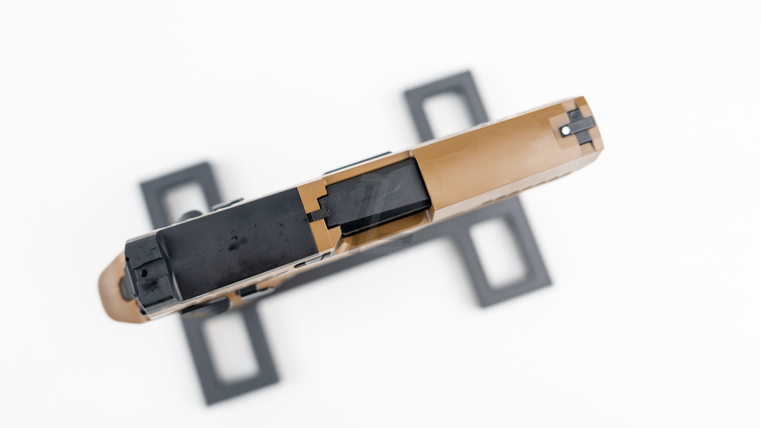 VFC - SIG SAUER M18 P320 GREEN GAS AIRSOFT PISTOL - TAN BY SIG AIR