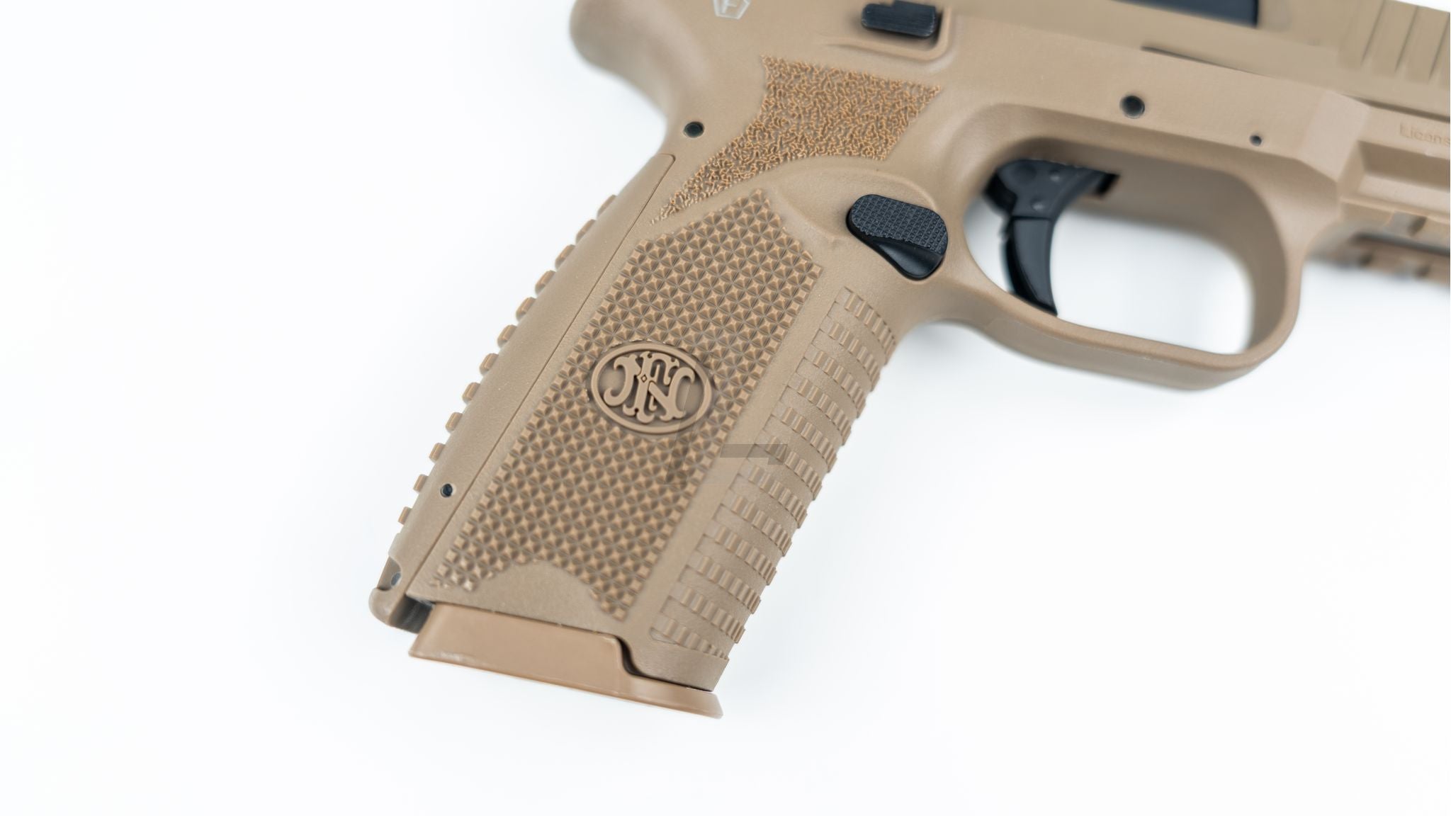 DOUBLE EAGLE - EMG FN HERSTAL LICENSED FN 509 GAS AIRSOFT PISTOL (DARK EARTH)