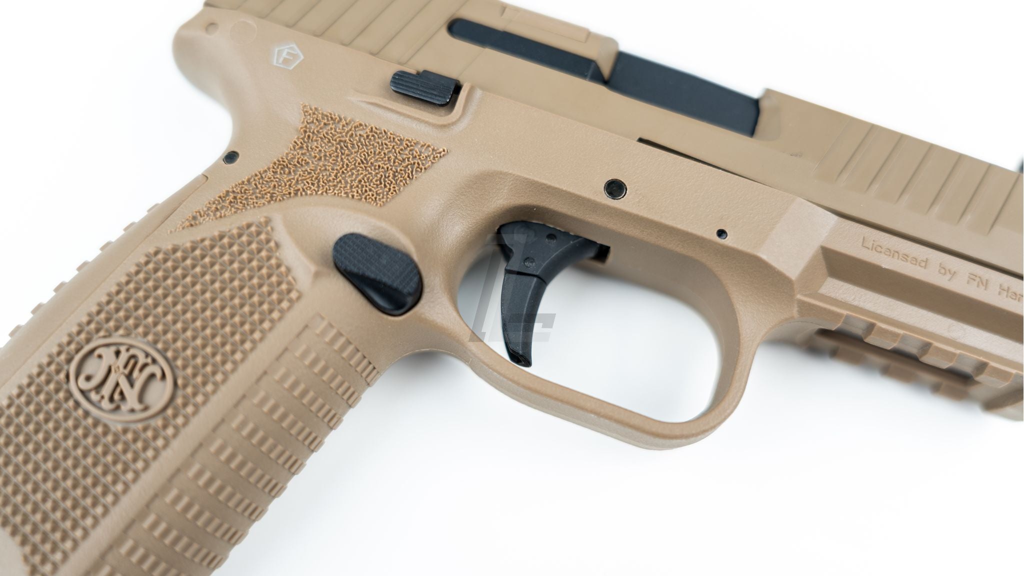 DOUBLE EAGLE - EMG FN HERSTAL LICENSED FN 509 GAS AIRSOFT PISTOL (DARK EARTH)