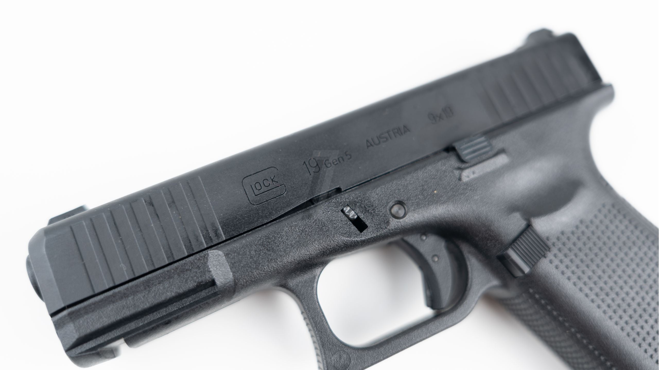 UMAREX - GLOCK 19 GEN 5 GBB AIRSOFT PISTOL (VFC G19 GEN 5)