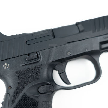 DOUBLE EAGLE - EMG FN HERSTAL LICENSED FN 509 GAS AIRSOFT PISTOL (BLACK)
