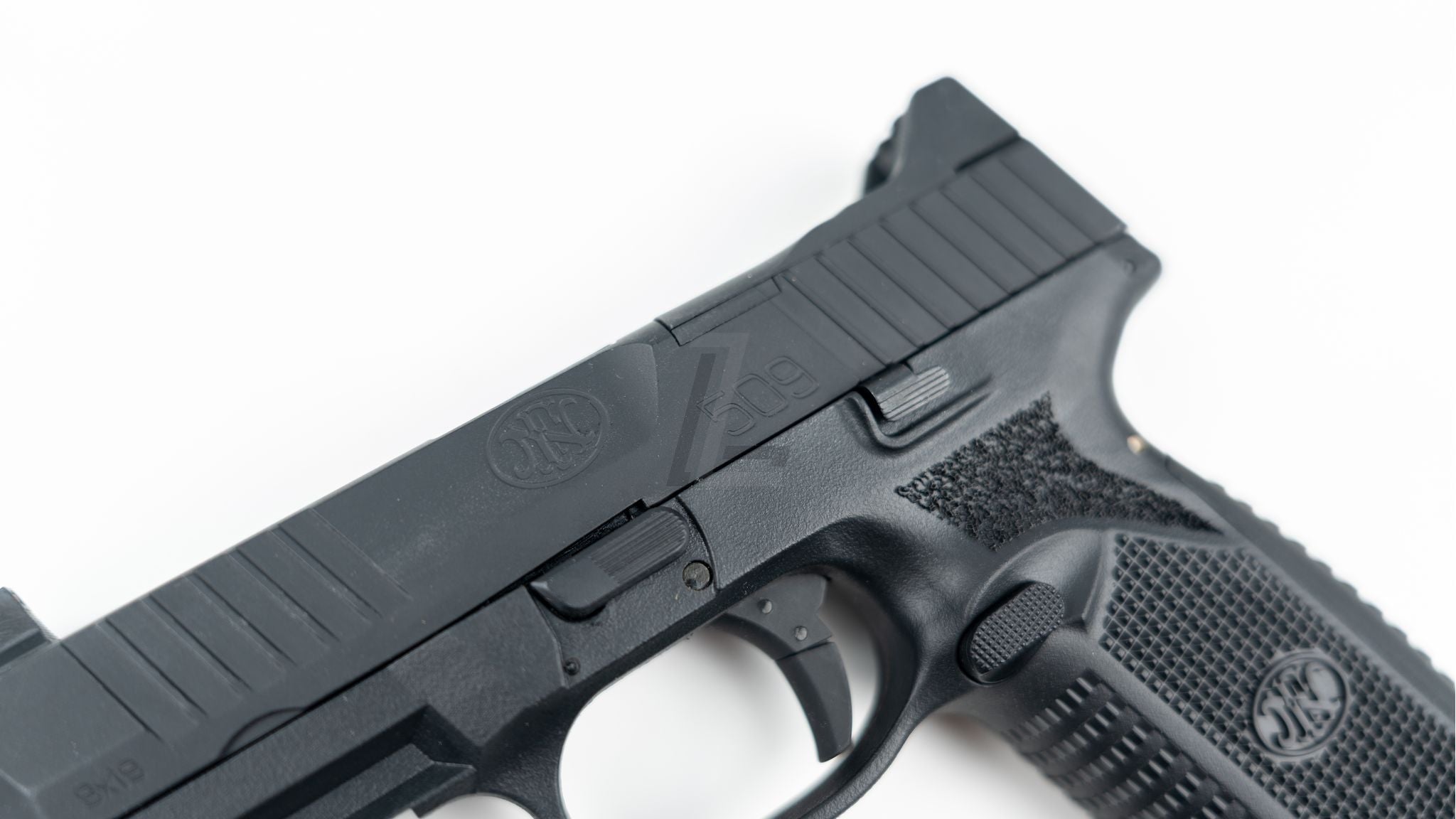 DOUBLE EAGLE - EMG FN HERSTAL LICENSED FN 509 GAS AIRSOFT PISTOL (BLACK)