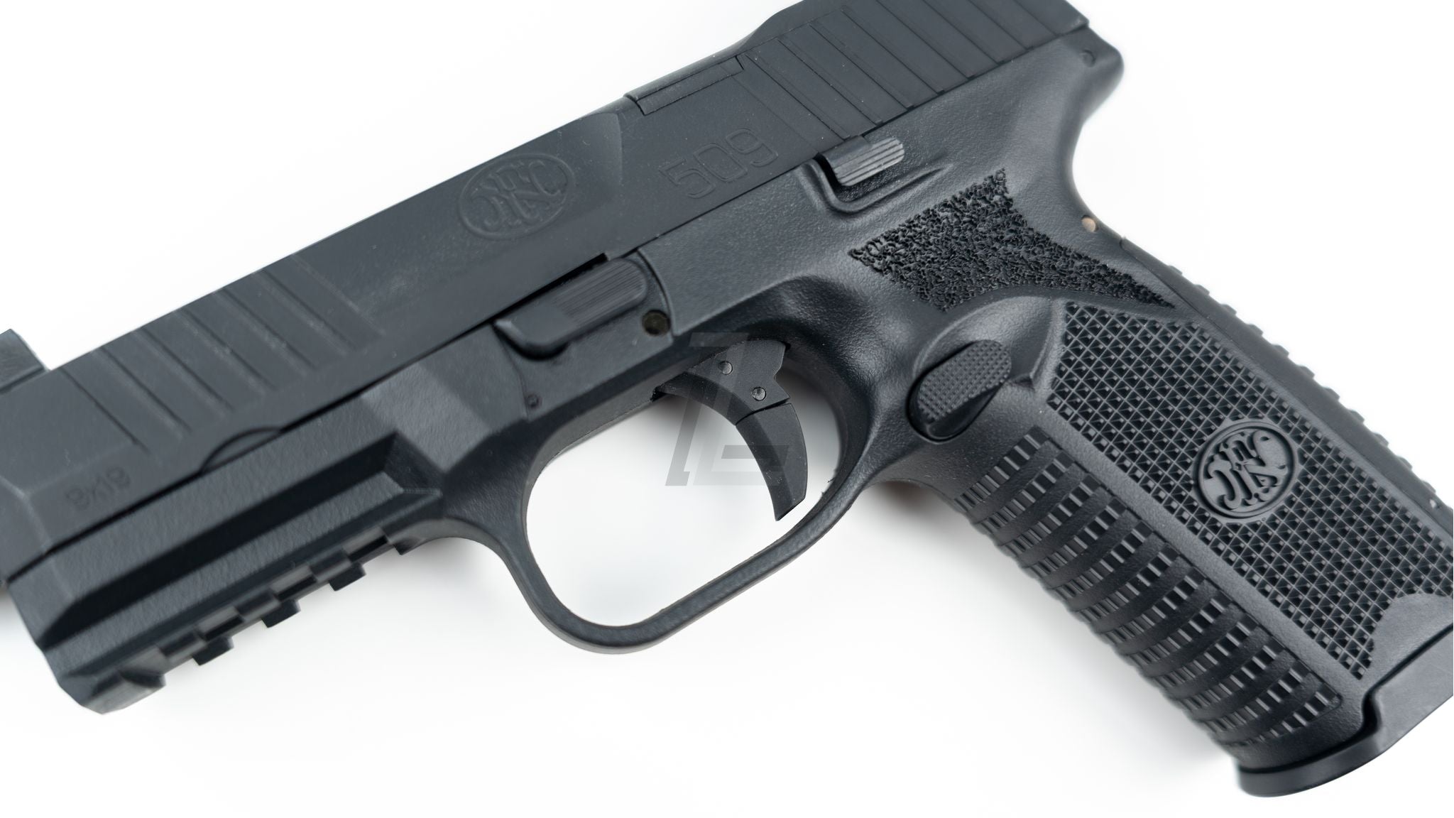 DOUBLE EAGLE - EMG FN HERSTAL LICENSED FN 509 GAS AIRSOFT PISTOL (BLACK)